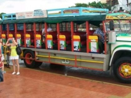 Chiva city tour